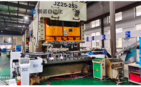 250T沖床三次元機(jī)械手，BYD新能源汽車